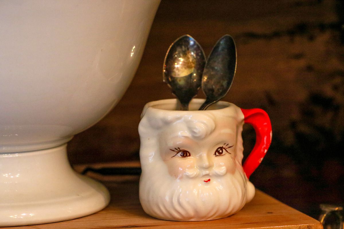 How to (Simply!) Add That Christmas Magic - simplysaratoga.com